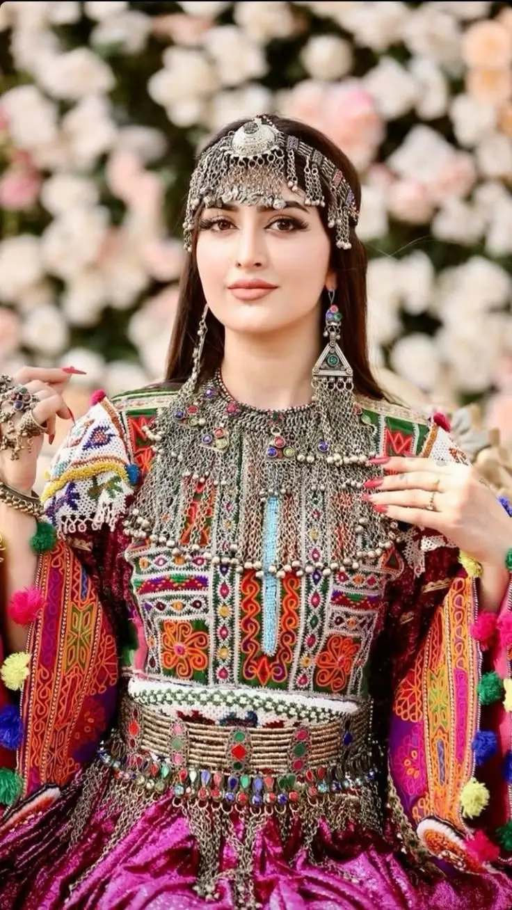 Modern-Pashtun-Girl.